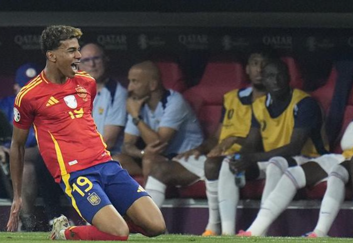 梅西与亚马尔：跨越时代的对决，理性审视下的足球思考