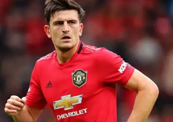 马奎尔降薪续约曼联：忠诚与竞技野心的双重彰显